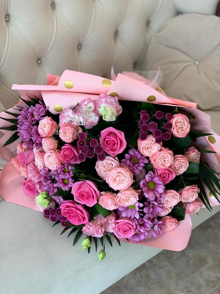 Букет цветов из: Хризантемы, Розы и Лизиантусы в Плеханово