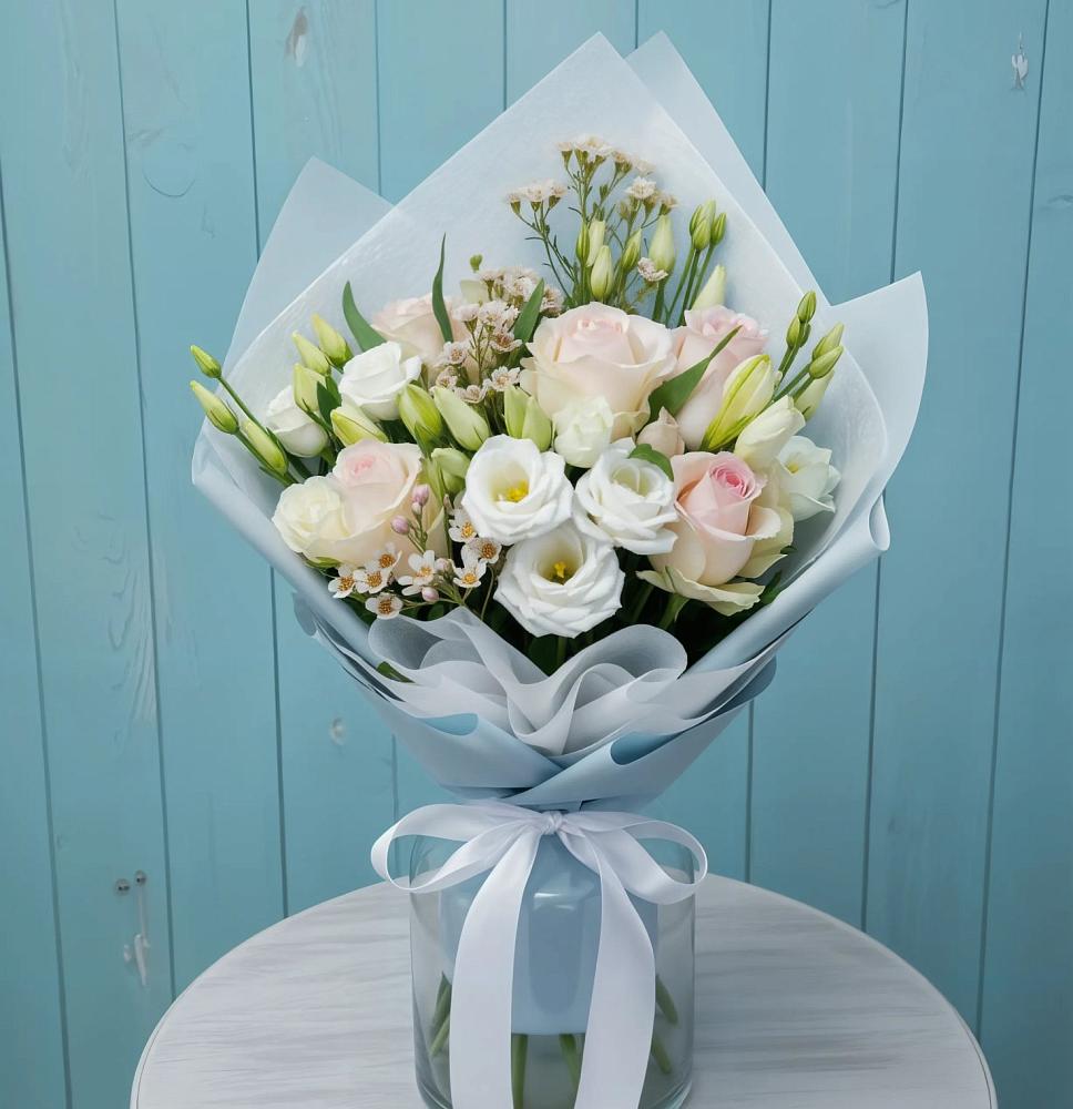 Букет цветов из: Розы и Лизиантусы в Плеханово