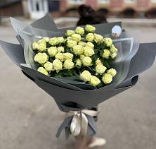 Букет Белые кустовые розы Солинеро в Плеханово
