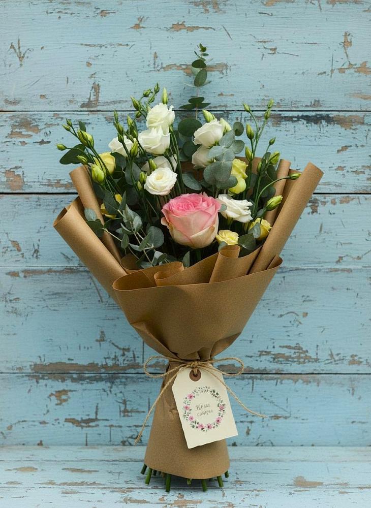 Букет цветов из: Розы и Лизиантусы в Плеханово