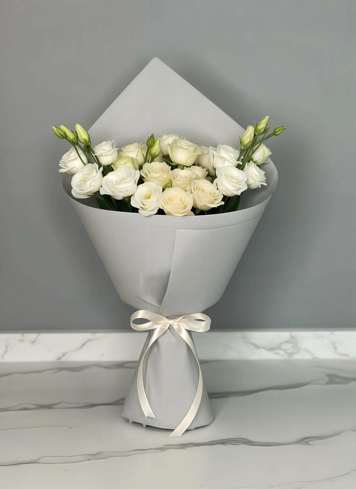 Букет цветов из: Розы и Лизиантусы в Плеханово