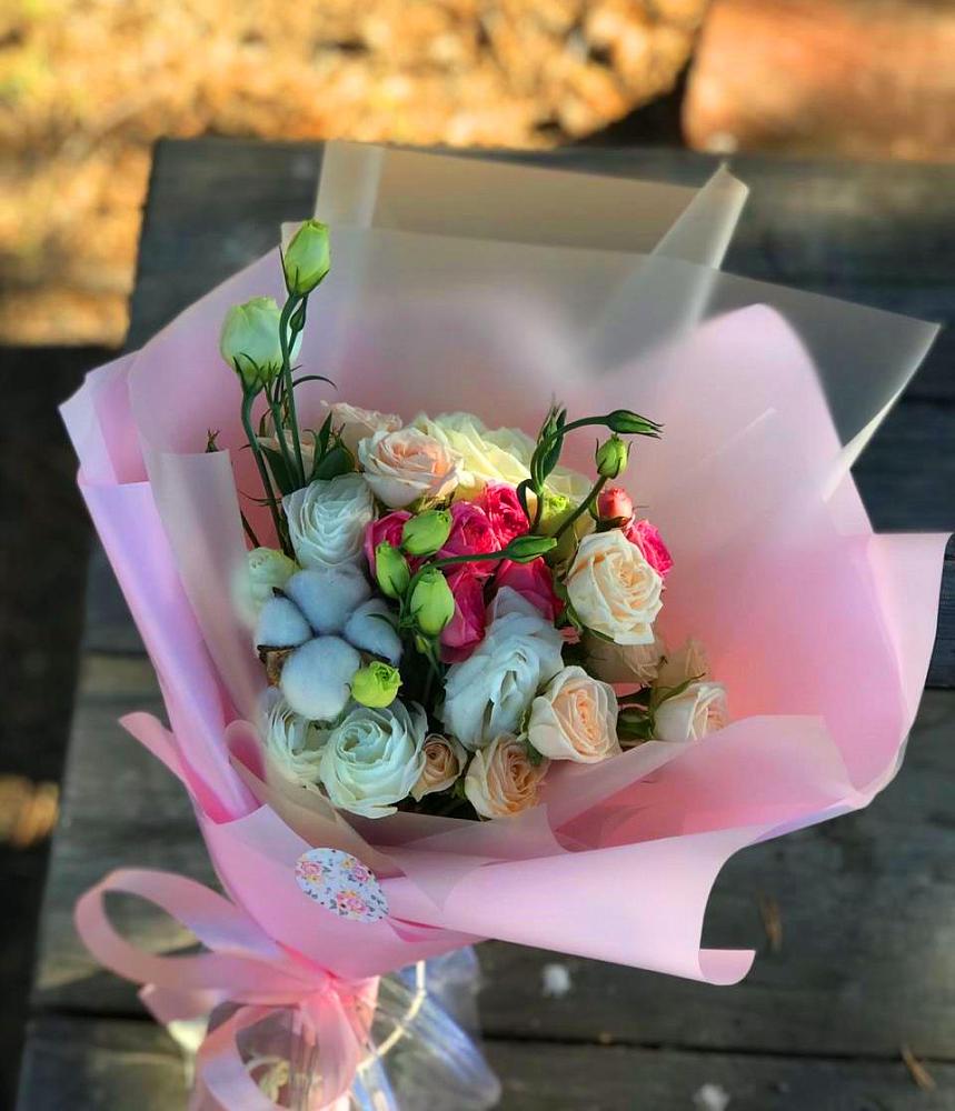 Букет цветов из: Розы и Лизиантусы в Плеханово