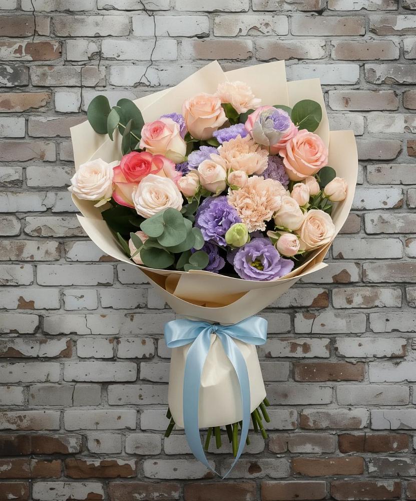 Букет цветов из: Розы, Лизиантусы и Гвоздики в Плеханово