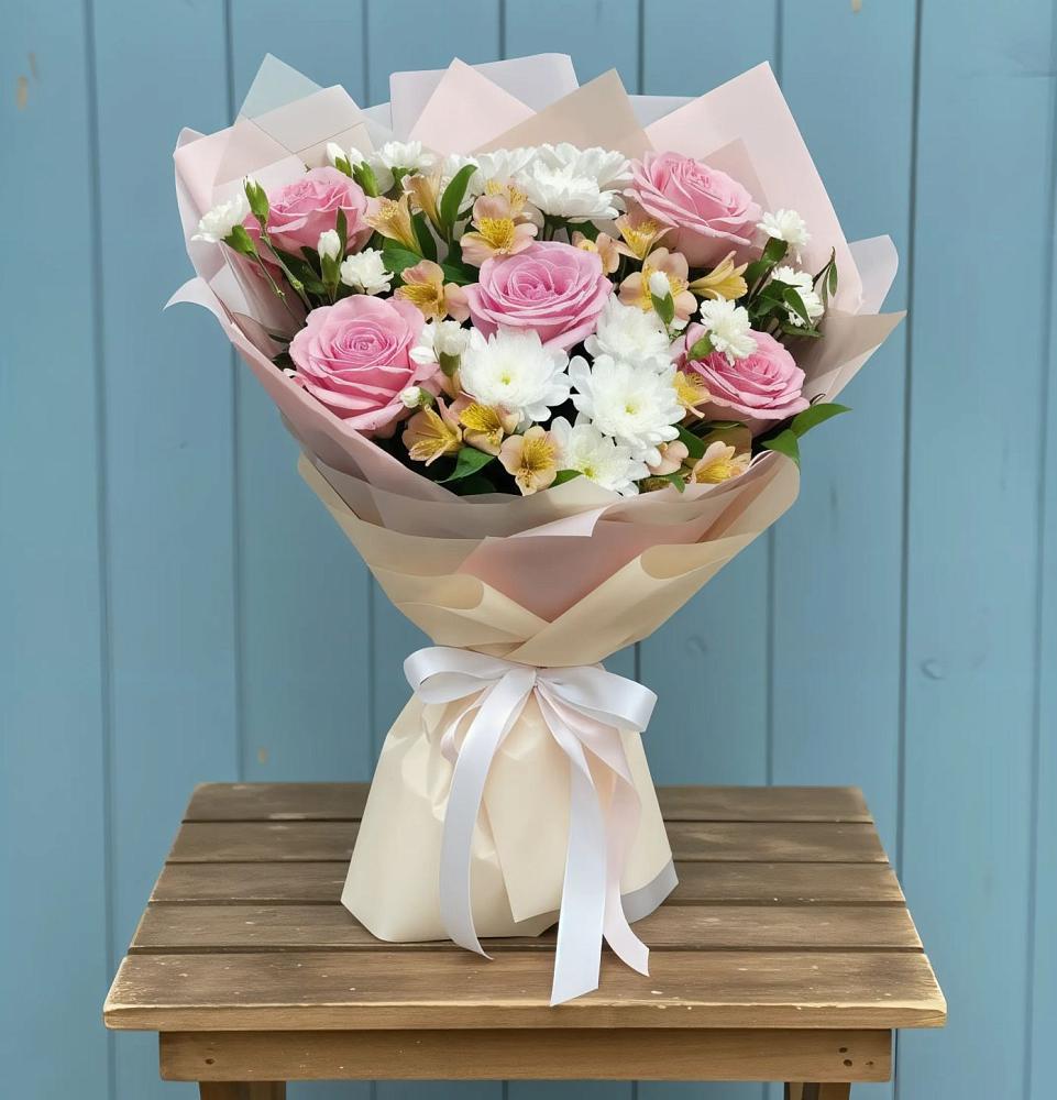 Букет цветов из: Гвоздики, Орхидеи и Розы в Плеханово