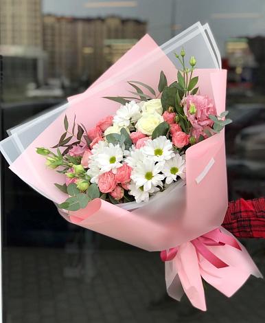 Букет цветов из: Розы, Лизиантусы и Хризантемы в Плеханово